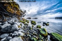 kivikkoista-merenrantaa