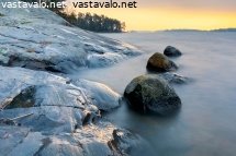 kalliorantaa-ja-kivia