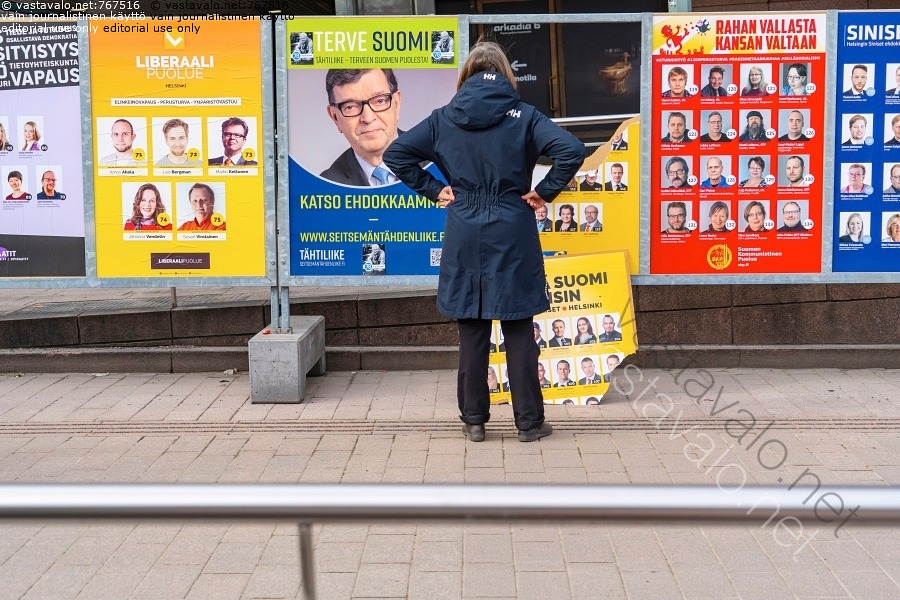 Kuva: Rikotut vaalimainokset - politiikka vaalit vaalimainos ...