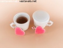 hempea-teehetki-ystavien-kesken