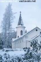 kirkko-talvimaisemassa