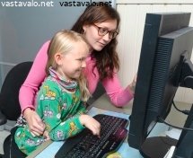 iti-opastaa-lasta-internetin-kaytossa