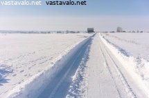 peltotie-talvisessa-lakeusmaisemassa