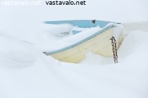 soutuvene-lumihangessa