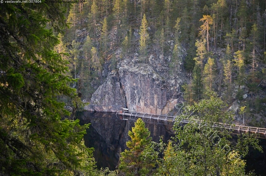 kuva-v-rikallio-vastarannalta-suomussalmi-hossa-v-rikallio-kivikausi