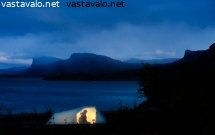 teltta-jarven-rannalla