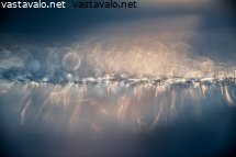 valon-leikkia-jaalla