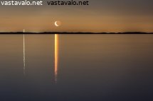 kuu-nousee
