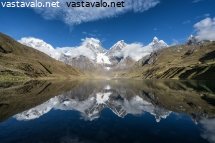 aamuinen-laguna-carhuacocha