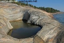jungfruholmenin-hiidenkirnu