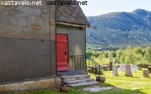 yllattavan-varinen-ovi