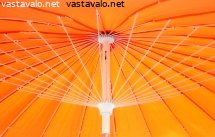 aurinkoista-paivaa-varjon-alla
