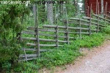 perinteinen-aita-maaseudulla