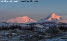 aurinko-varittaa-skandien-huippuja