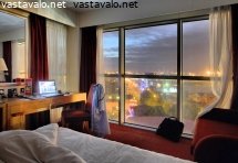 taas-yksi-yo-hotellissa
