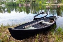 tervatut-veneet-jarven-rannassa
