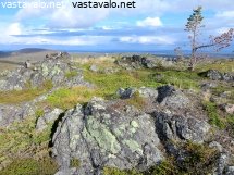 syksyinen-tunturimaisema-alalaen-huipulta