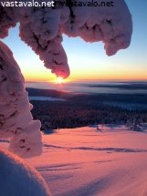 auringonlasku-ja-kurkistus-eramaahan