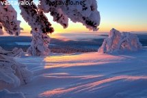 auringonlaskun-viimeiset-sateet-tunturissa