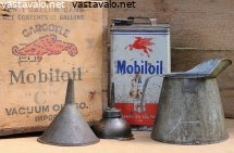 vanha-moottorioljykanisteri