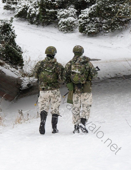 Kuva Sotilaat Suomen Puolustusvoimat Armeija Ase Asevelvollinen kuva-sotilaat-suomen-puolustusvoimat-armeija-ase-asevelvollinen