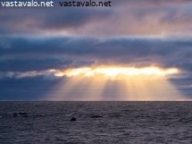 auringonvaloa-pilvien-valista