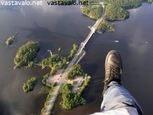 saaksmaen-silta-alla