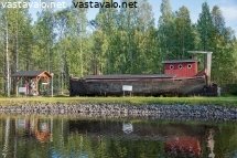 tervattu-proomu-maalla