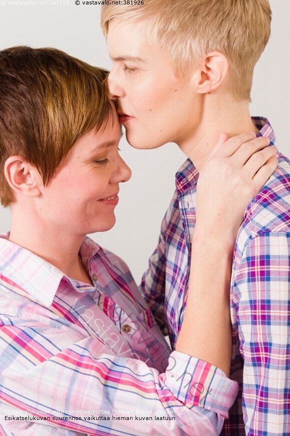 vapaa aikuinen lesbo