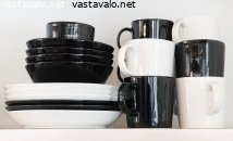 astioita-keittion-avohyllyssa