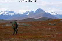 kalastusvaeltaja-lapin-tunturilla