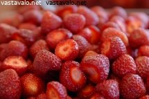 mansikoita-tarjolla