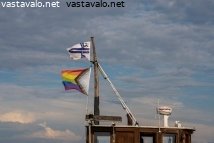 pursiseuran-lippu-ja-sateenkaarilippu