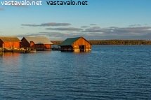vanhat-venevajat-syysillan-auringossa