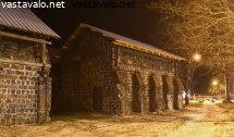 historialliset-hiiliuunit-kylan-keskustan-illassa