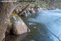 tammikuinen-jarvenranta-saaristossa