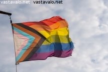 progressiivinen-sateenkaarilippu