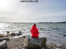 nainen-rannalla