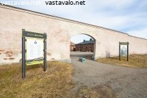 museo-militarian-portti-ja-opastekyltti