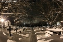 inen-hautausmaa-talvella
