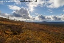 aurinkoinen-syyspaiva-tunturissa