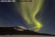revontulet-tunturin-takaa
