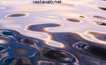 oudot-heijastukset-vedenpinnassa