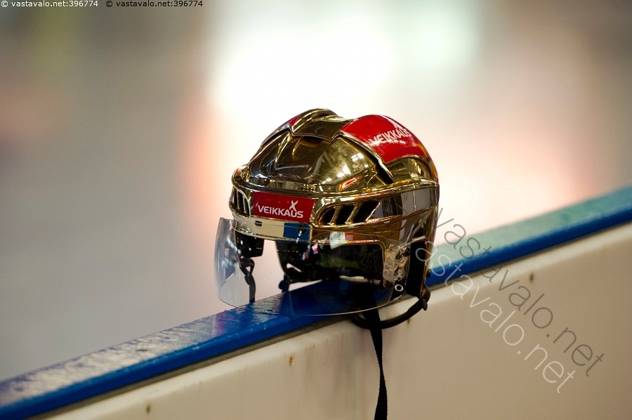 Kuva Kultakypärä kultakypärä kultainen kypärä pistemies paras