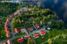 omakotitaloalue-jarven-rannalla