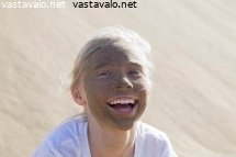hiekkaa-kasvoilla