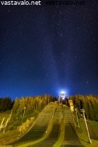 puijon-makimonttu-tahtitaivaan-alla