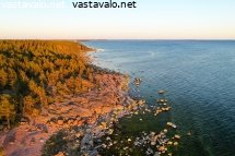 siikarannan-kallioita-iltavalossa