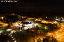 oitin-keskustaa-illalla
