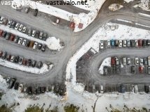 autot-parkissa